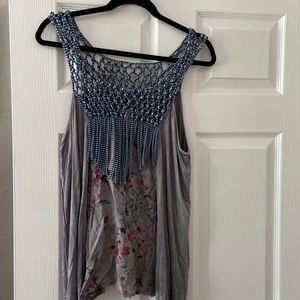 Gimmicks by BKE Womens top